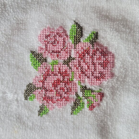 Soft 100% Cotton Hand Towel & Washcloth With Embroidered Roses - Picture 5 of 8